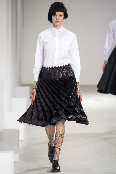 Look 3